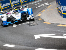Qualiyfing: Sims on pole, Buemi out of championship contention