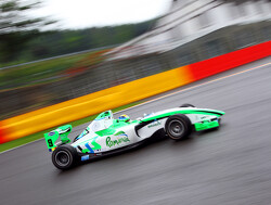 Marinescu bepaalt het tempo in training op Brands Hatch