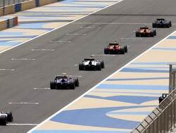 Palmer wint sprintrace in Bahrein, Vandoorne heeft pech