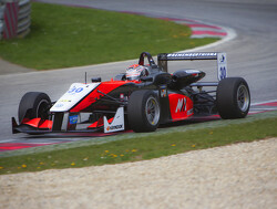 Max Verstappen snelste in training op Silverstone