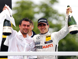 Wickens zet pole position om in zege op de Norisring