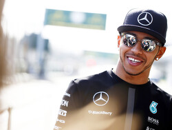 Hamilton-to-Ferrari rumours fire in Bahrain