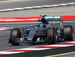 Testupdate Barcelona: Rosberg luncht als leider