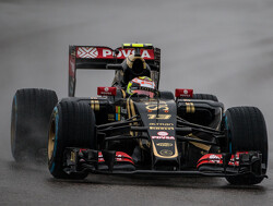 Pastor Maldonado eyeing competitive F1 seat