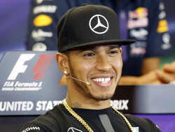 Villeneuve slams Hamilton for late-season behaviour