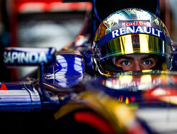 Sainz denies announcing Ferrari engine deal