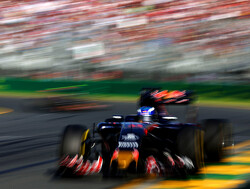 Toro Rosso-bolide Verstappen brengt enorm bedrag op bij veiling