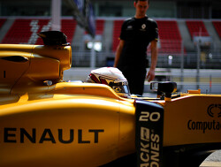 Magnussen frustrated about Renault driver delay