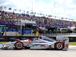 Power pakt zege op Road America, titelkandidaten vallen tegen