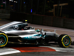 Nico Rosberg beats Daniel Ricciardo to Singapore pole