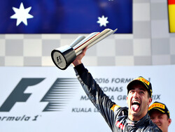 Red Bull can challenge Mercedes in 2017 - Ricciardo
