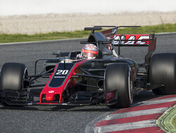 Magnussen encouraged by easier communication