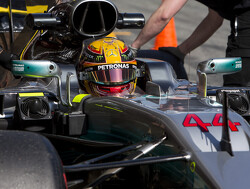 Hamilton tops FP1 in Melbourne