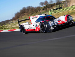 Jani stuurt Porsche naar snelste tijd op eerste testdag in Monza
