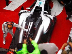 Lauda: "Alarm bells are ringing at Mercedes"