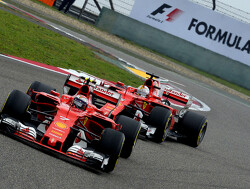 Vettel defends Raikkonen after Ferrari criticism