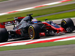 Palmer & Grosjean blame each other for collision