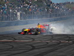 Verstappen sets new lap record at Zandvoort