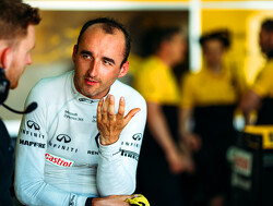 Kubica tests 2017 Renault in simulator