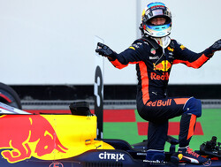 Ricciardo's triple overtake in Baku voted as best 2017 pass
