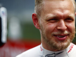 Magnussen tells Hulkenberg to "suck my balls"