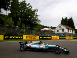 Kwalificatie: Lewis Hamilton pakt 68e pole positon, Max Verstappen op plaats 5