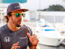 Jonge Fernando Alonso zet Minardi op voorlopige pole