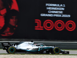 Chinese GP: Hamilton storms to race victory