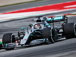 FP3: Hamilton out in front, Bottas spins