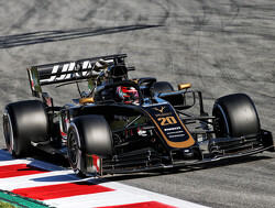 Test update: Magnussen leads halfway through the second day in Barcelona