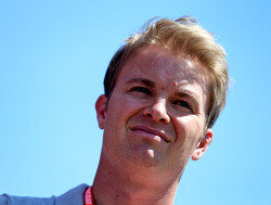 Nico Rosberg krijgt de kriebels van lofzang Lewis Hamilton over  Valtteri Bottas als "beste teamgenoot ooit"
