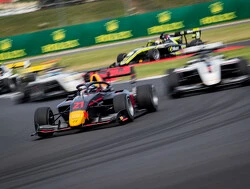 Feature Race: Vips holds off Daruvala's challenge to take victory