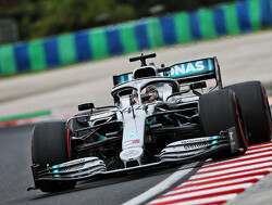 FP1: Hamilton fastest, engine problems for Bottas