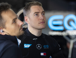 Vandoorne signs as Mercedes F1 reserve driver