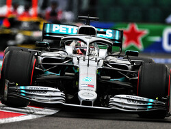 Hamilton: Aggressive tyre wear projecting 'three or four stop' strategy