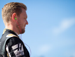 Magnussen 'would love' second tyre supplier in F1