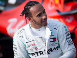 Lewis Hamilton over geruchten: "Ik zit al bij mijn droomteam"