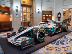 How does the 2020 Mercedes F1 livery compare to 2019?