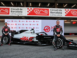 Haas showcases the VF-20 in Barcelona pit lane