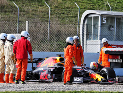 Verstappen spint, Vettel snelste in Barcelona