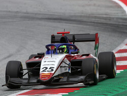 Zoon Ralf Schumacher haalt uit naar Formule 2 en Formule 3