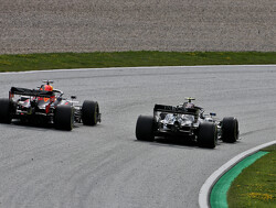 Wet van remmende voorsprong moet Red Bull naast Mercedes brengen