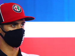 Giovinazzi zorgt voor rode vlag met kapot bodywork