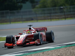 Schumacher wint hoofdrace en verstevigd leiding kampioenschap
