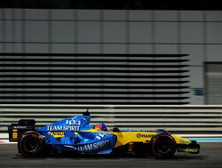 Eentje uit de oude doos - Fernando Alonso jaagt op Michael Schumacher op een natte Hungaroring
