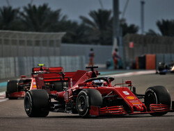Vettel en Leclerc spelen 'Wie ben ik?'