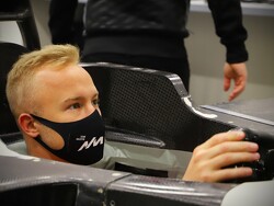 Nikita Mazepin laat stoeltje op maat maken bij Haas F1 Team