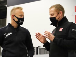 De eerste dag van Nikita Mazepin in fabriek van Haas F1