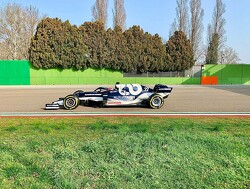 Yuki Tsunoda test nieuwe AlphaTauri-bolide op Imola