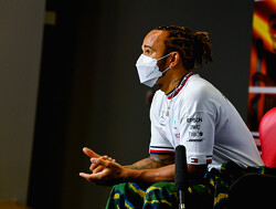 Lewis Hamilton: "Track walks een zinloze exercitie, energieverspilling"